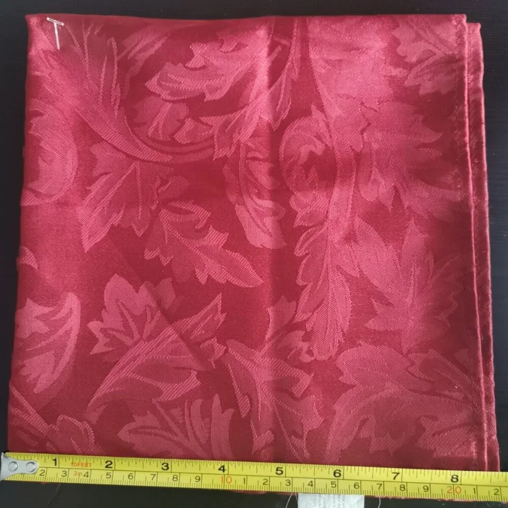 AVONhome Luxury Fabric Napkin, 100% Polyester, No Iron, Machine Wash,‎ Burgundy